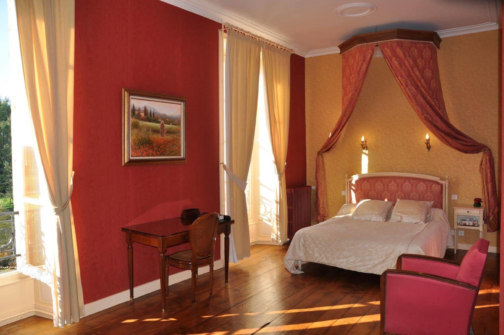 Chateau De La Foltiere Apartamento Saint-Germain-en-Coglès Habitación foto
